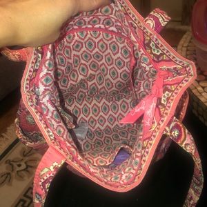 Vera Bradley Bags - Beautiful Vera Bradley coral purse Vera Bradley Bags - Beautiful Vera Bradley coral purse